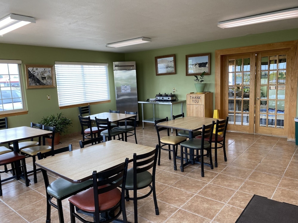 Americas Best Value Inn Kadoka 11/12