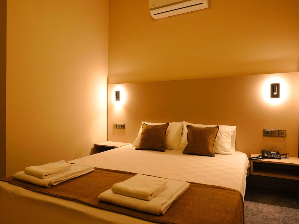 Bonnie City Hotel 16/50