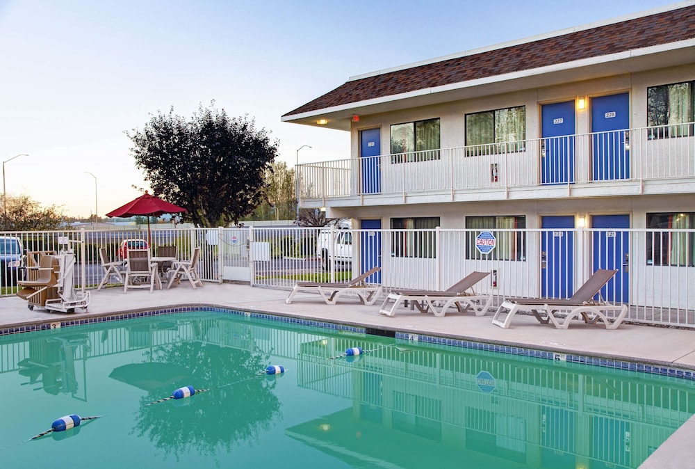 Motel6 Troutdale, OR - Portland East 1/59