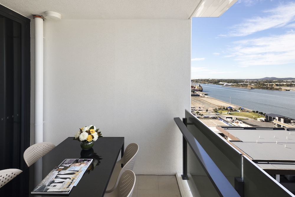 ALCYONE HOTEL RESIDENCES 61/61