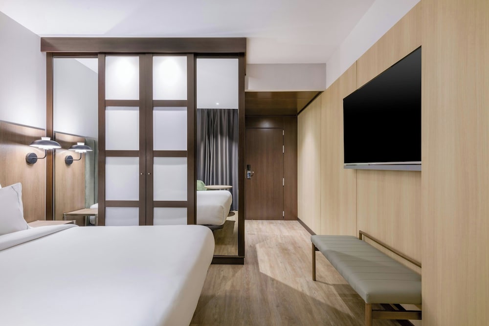 Standard, King Bed
