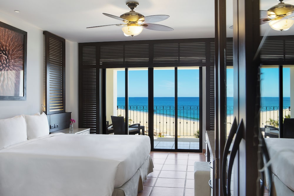 ROOM, KING BED, OCEAN FRONT