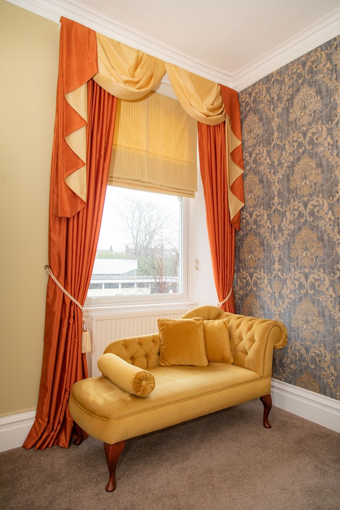 Beaumont House 24/50
