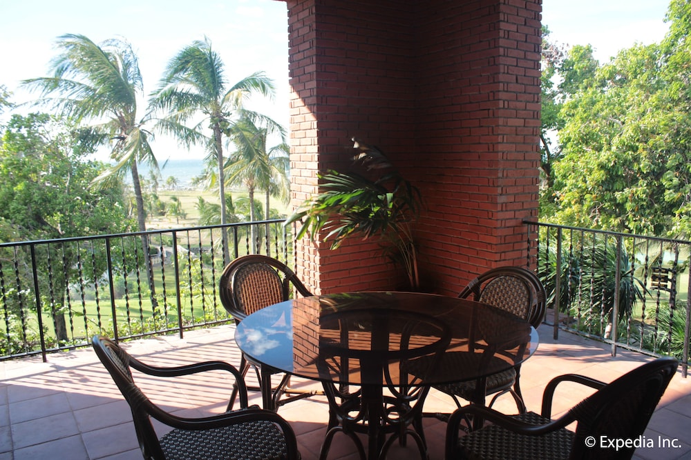 Fort Ilocandia Resort Hotel 39/50