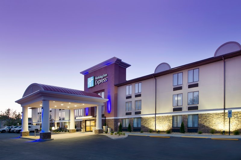HOLIDAY INN EXPRESS WALDORF 7/64