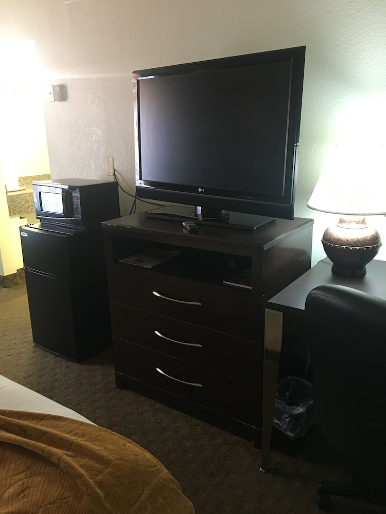 A Victory Inn - West Dearborn 14/22