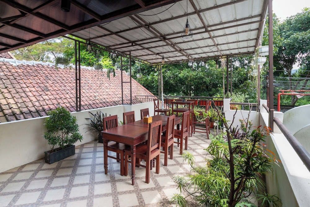 Jayagiri Guesthouse By Belgareti 40/63