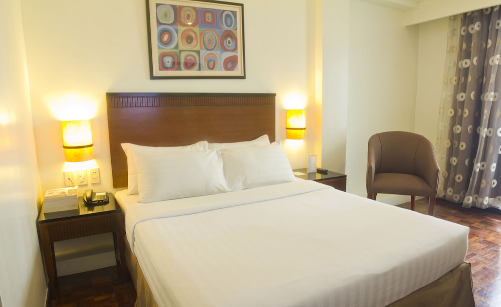 Fersal Hotel Neptune Makati 44/65