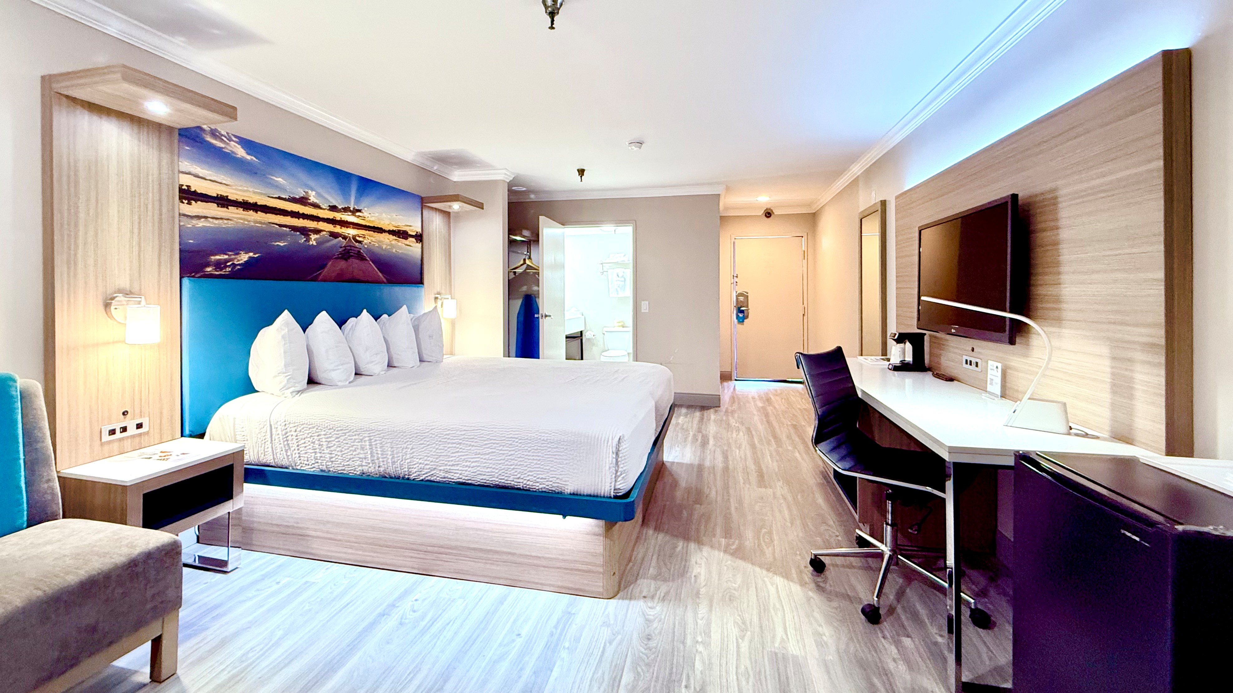 غرفة ديلوكس بسرير كينج للمدخنين، Days Inn By Wyndham Los Angeles Lax Redondo Manhattan Beach 3/7