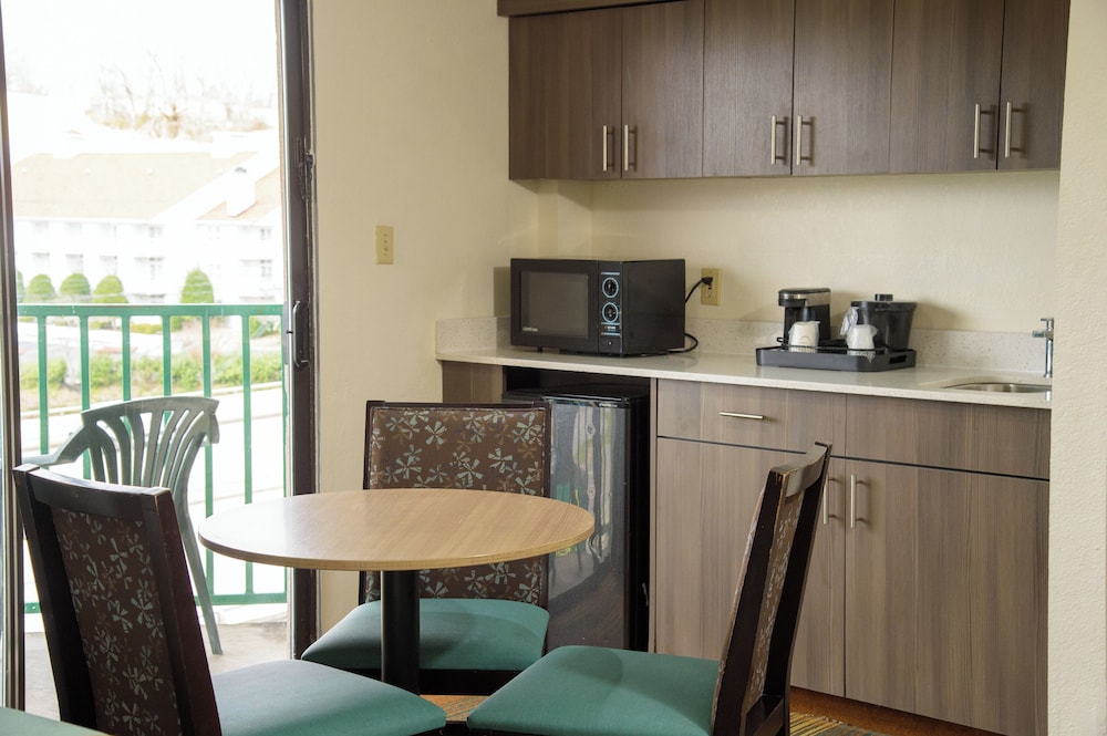 Pigeon River Inn 55/65