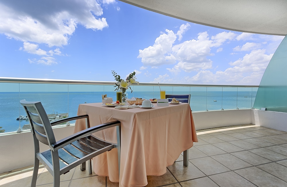 HOLIDAY INN CAMPECHE 59/78