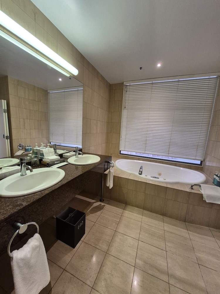 Novotel Rotorua Lakeside 33/71