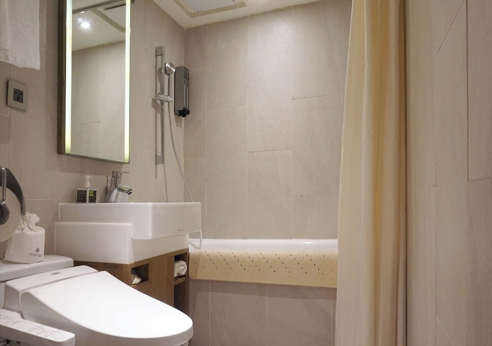 Royal Inn Taipei Nanxi Mrt Zhongshan Station 61/66