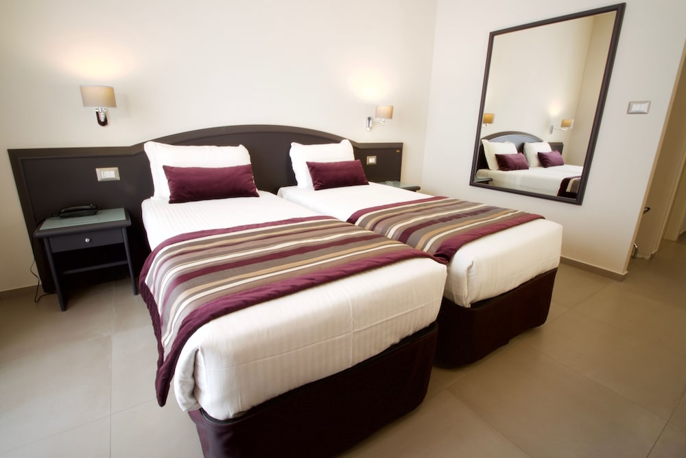 Hotel Europa Di Arzano 10/65