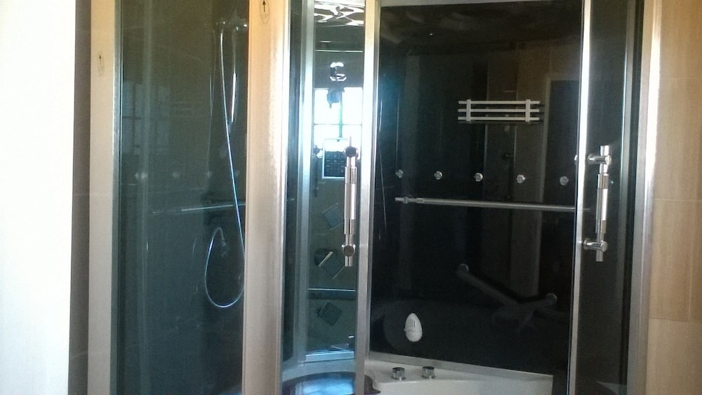 Sahara Stones Hotel 50/50
