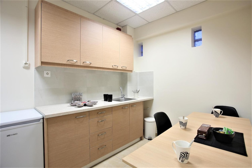 GK Airport Suites 6/49