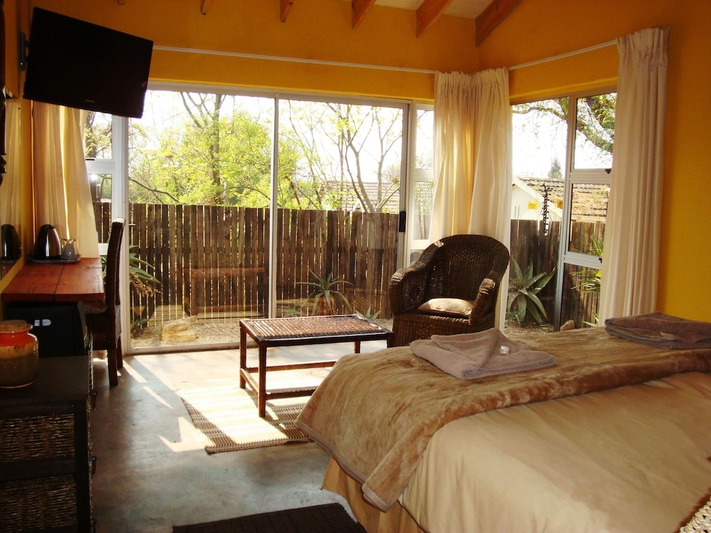 Flintstones Guest House Fourways 24/50