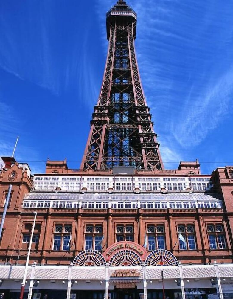 Grand Hotel Blackpool 2/50