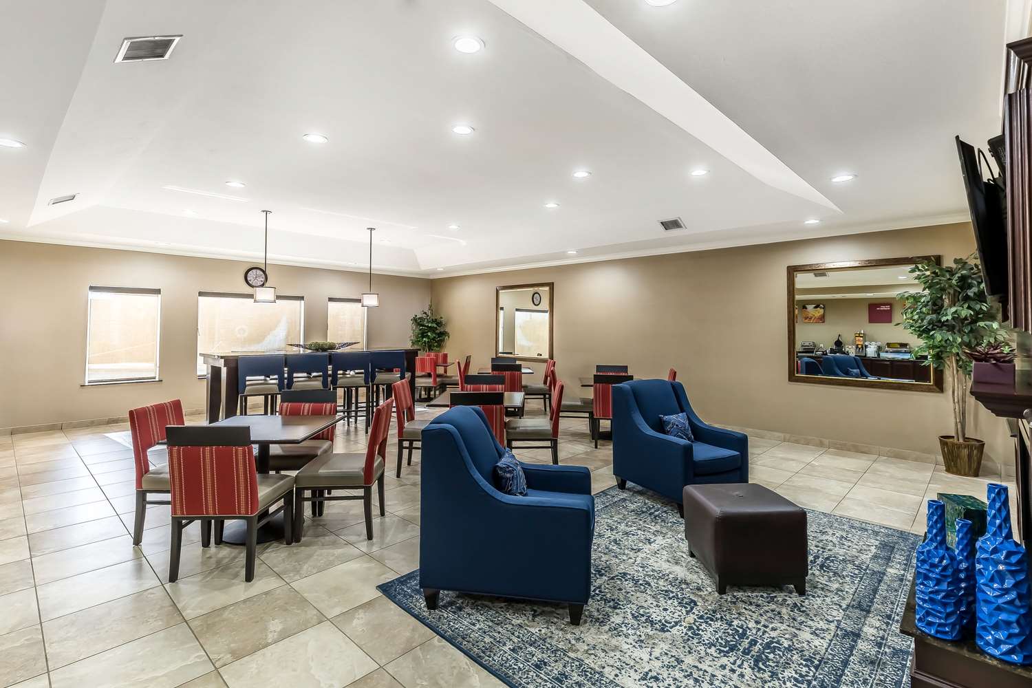 Comfort Suites Houston IAH Airport - Beltway 8 29/45