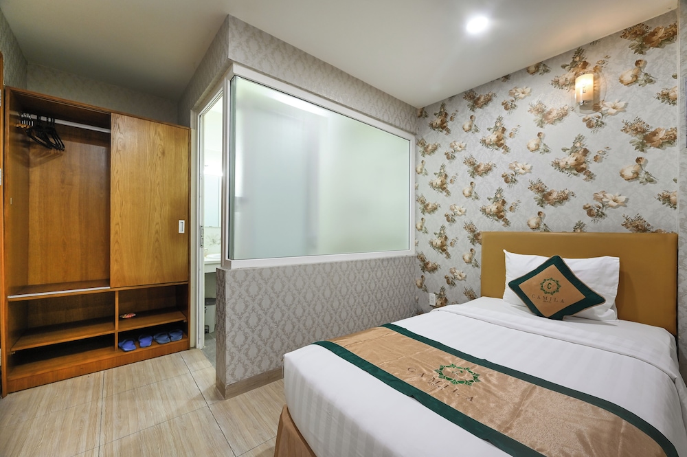 Camila Hotel 15/50