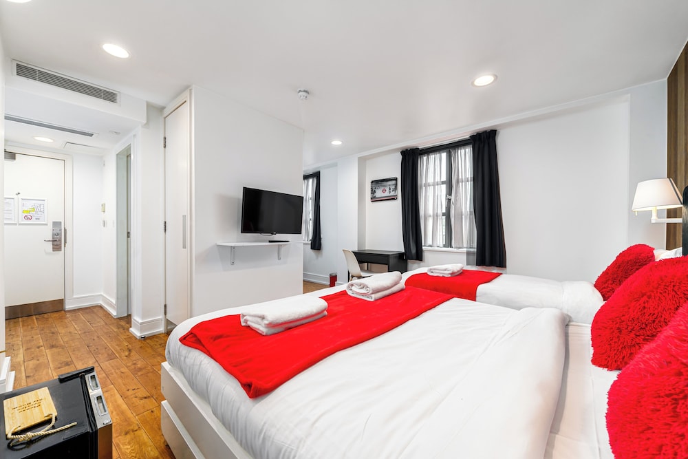 The Whitechapel Hotel 11/50
