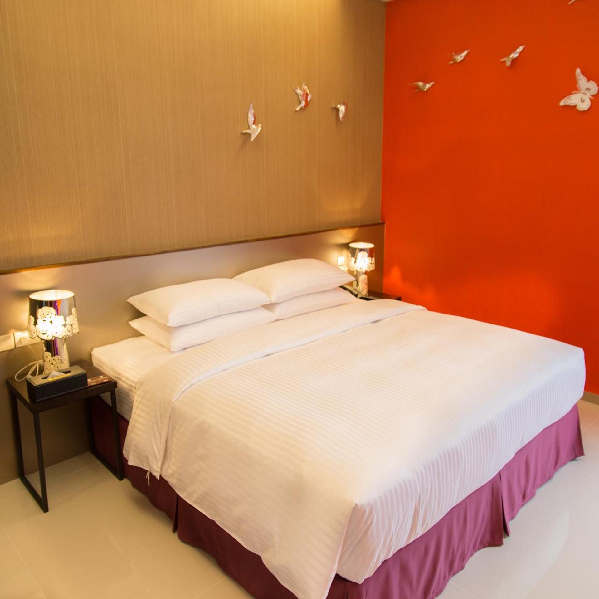 Motel, Double Bed