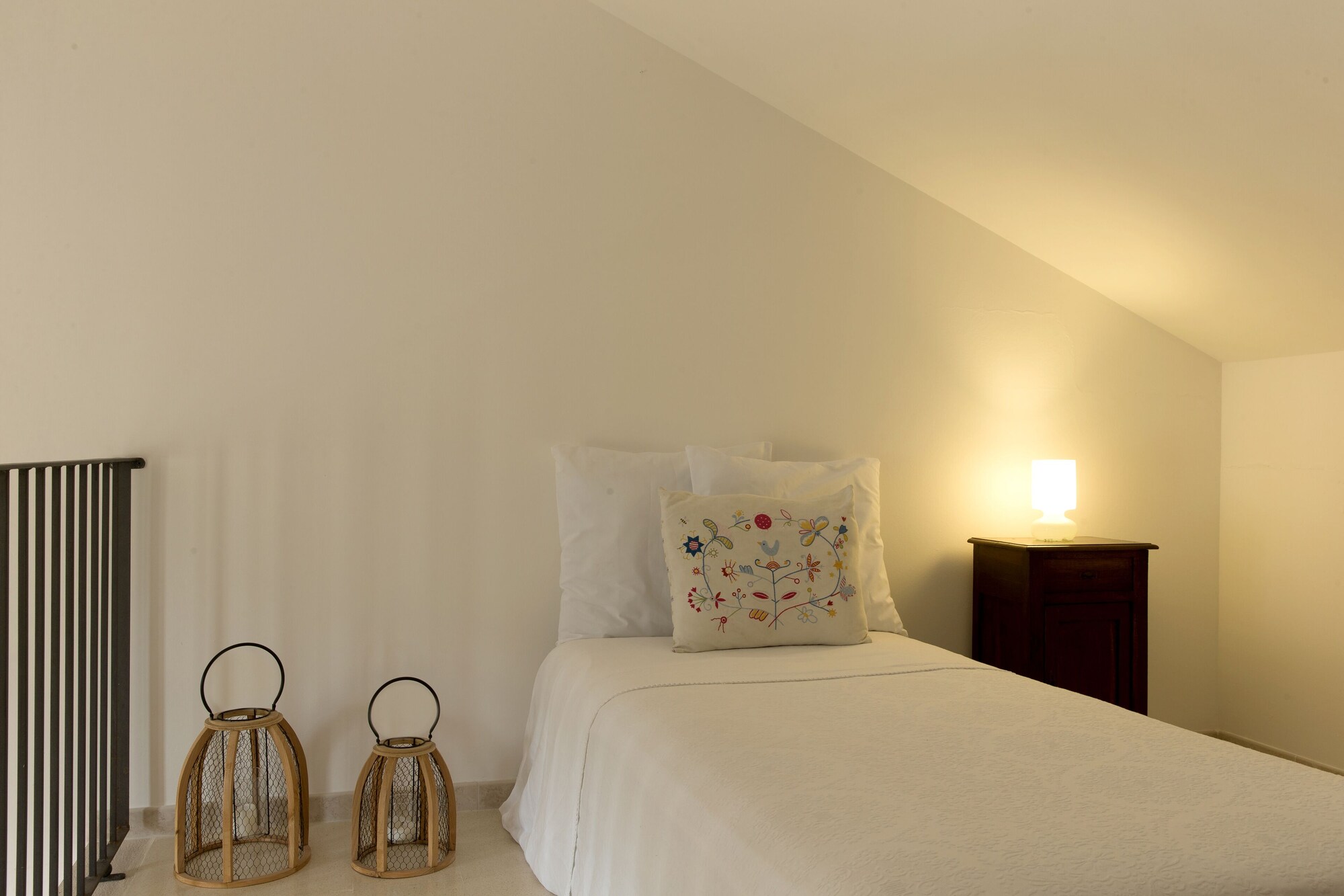 SUPERIOR, DELUXE, DOUBLE BED