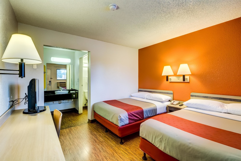 Motel6 Wheat Ridge, CO - West - Denver North 11/34