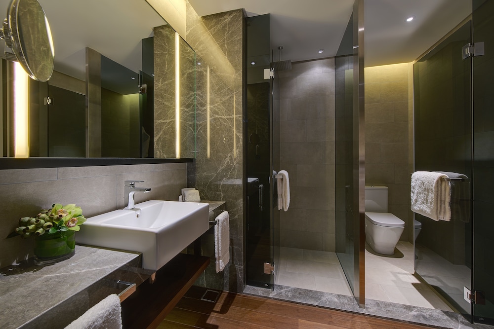 Le Meridien Petaling Jaya (ex New World Petaling Jaya) 9/75