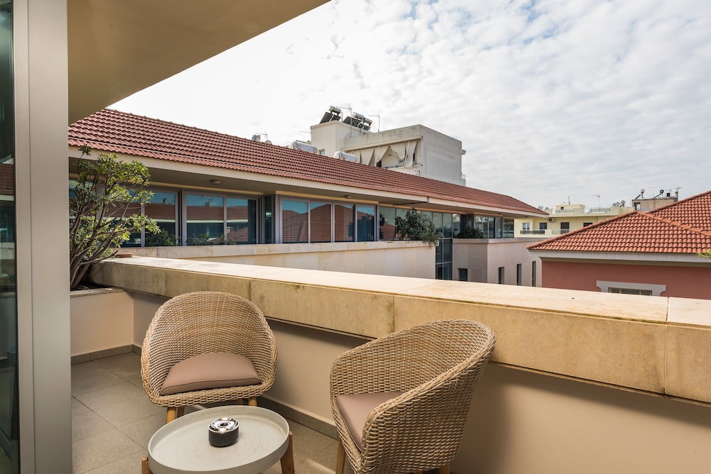 Trianon Luxury Apartments and Suites 6/74