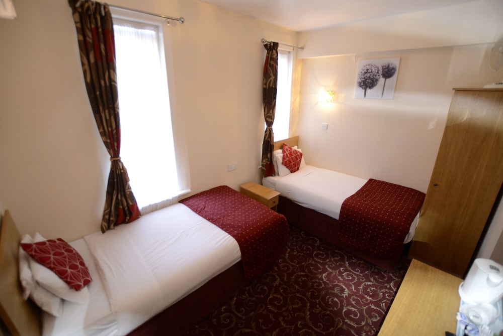 Britannia Inn Hotel Ilford 26/64
