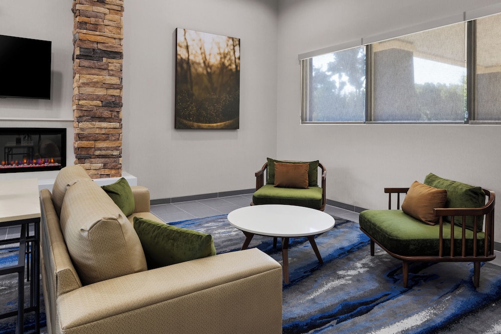 Fairfield Inn Sacramento Cal Expo 27/50