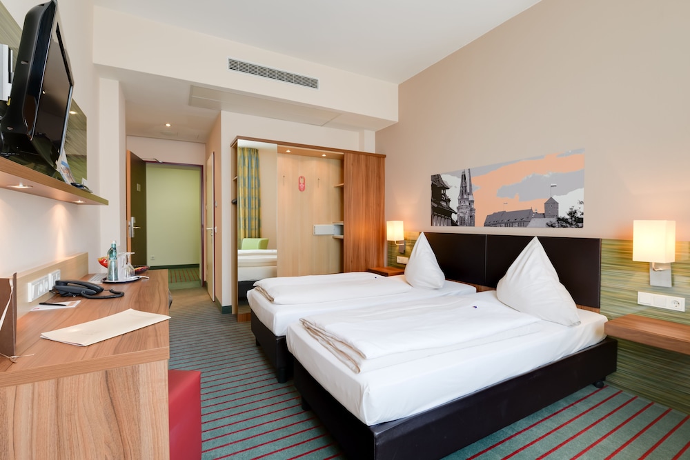 Novina Hotel Tillypark 24/71