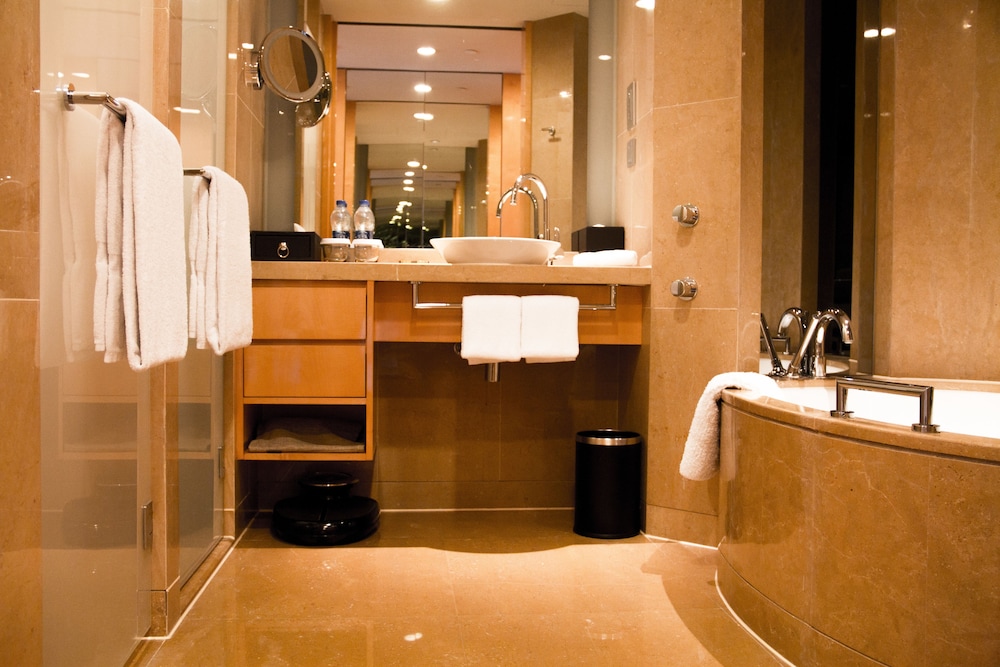 1 Bedroom, River, Suite, King Bed, City View، Intercontinental Shanghai Expo Hotel 3/3