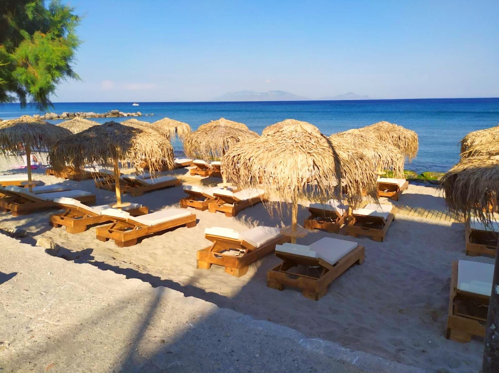 Silver Beach Hotel 38/44