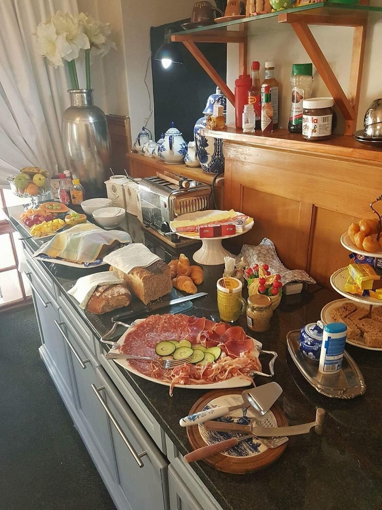 Mulligans Golf Lodge 12/38