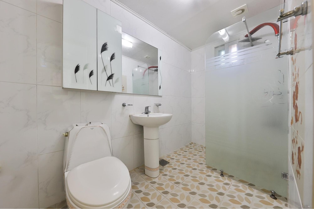 Ganghwa Badatgashimteo Pension 49/50