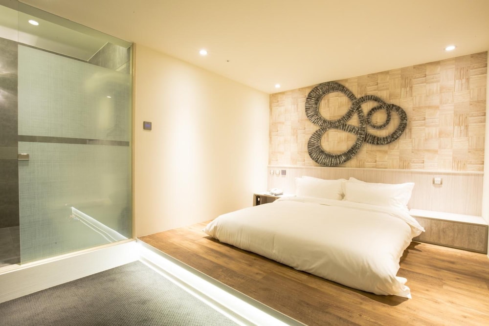 Walker Hotel Ximen 21/50