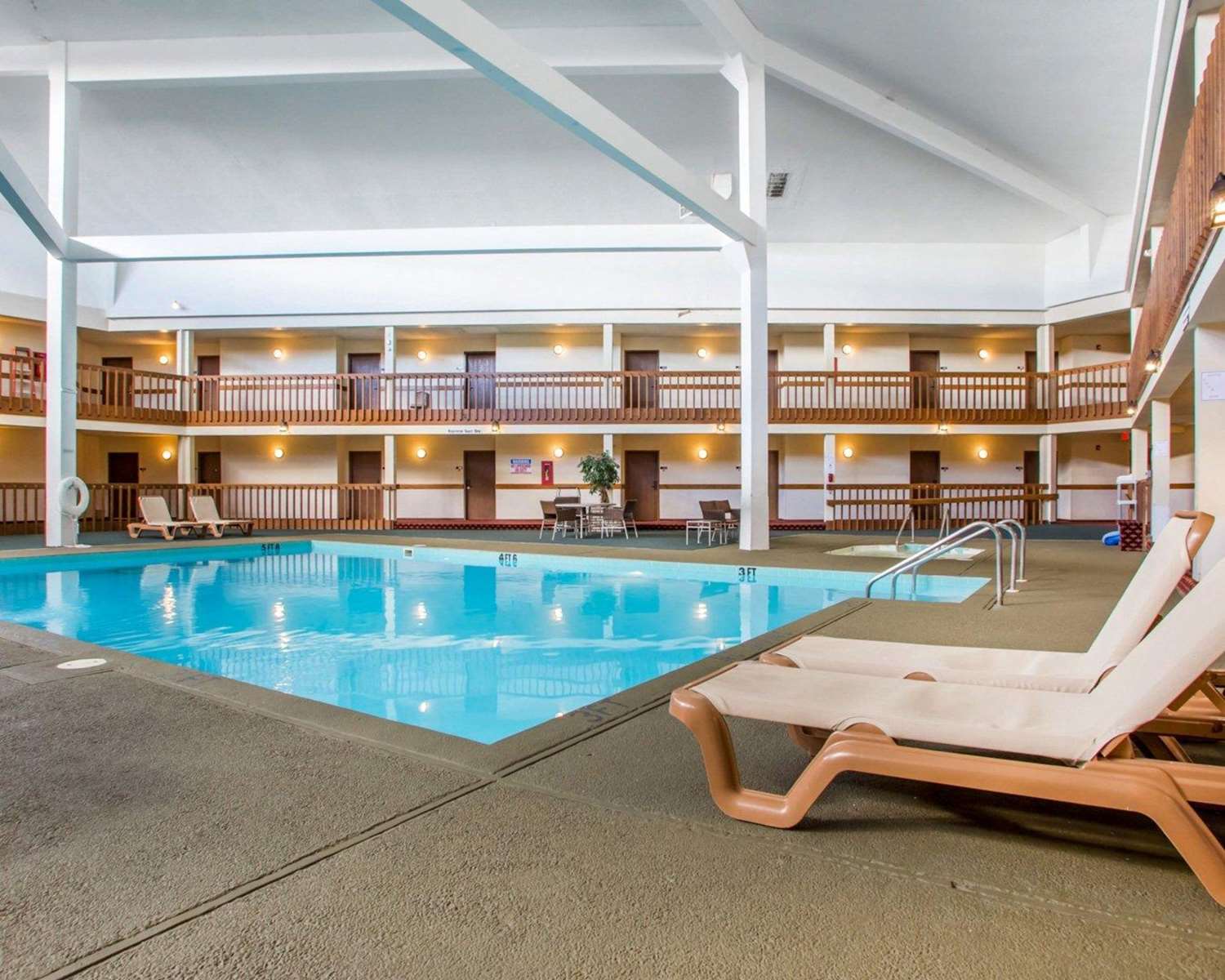 Ramada by Wyndham Stevens Point 26/36
