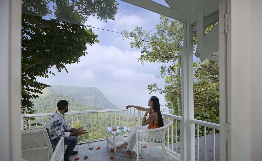 Hills And Hues Resort Thekkady 40/68
