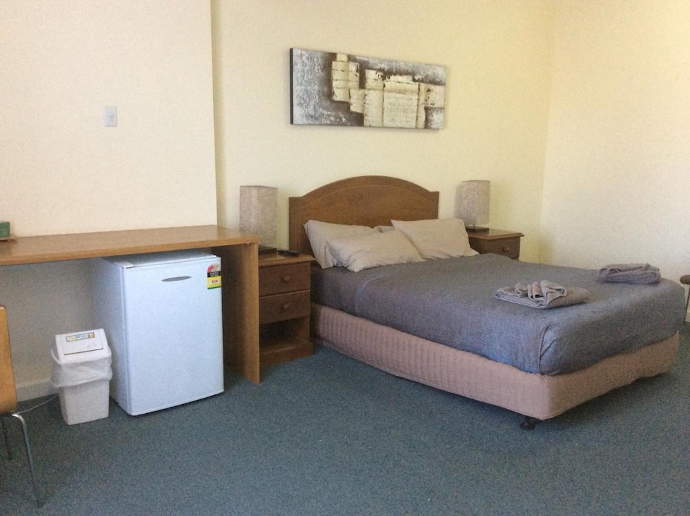 The New Whyalla Hotel 3/33