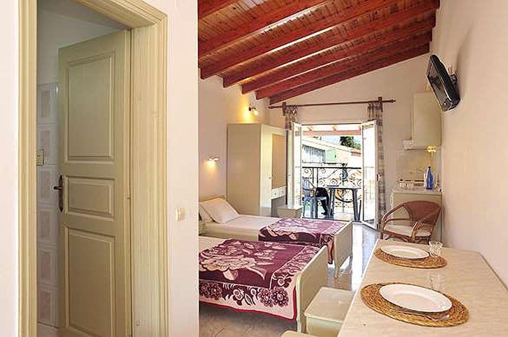 Philippos Hotel 15/27