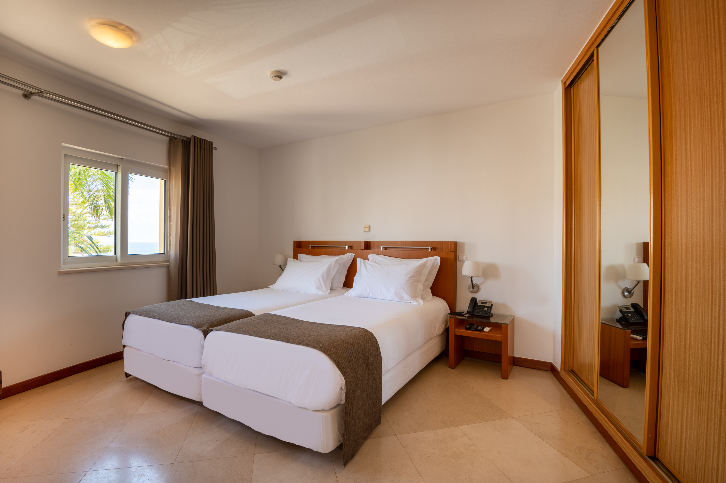 Room, No Balcony