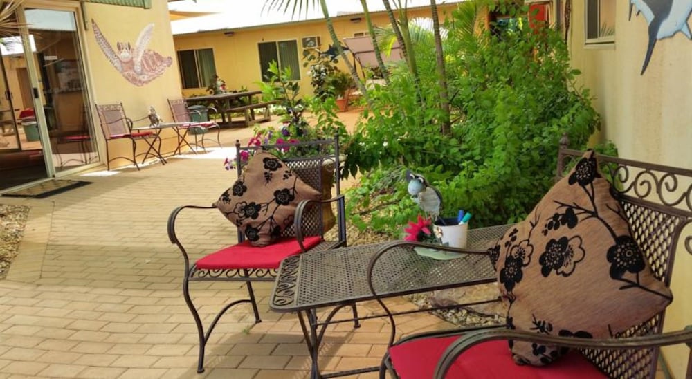 NINGALOO LODGE EXMOUTH. 25/50