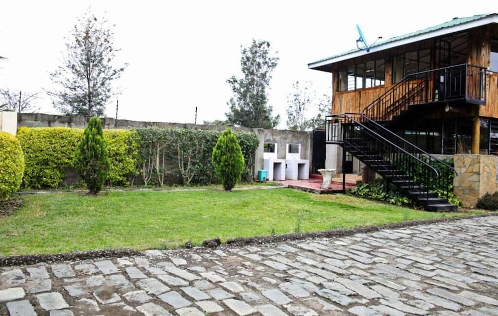 Fina Gardens Resort 27/31