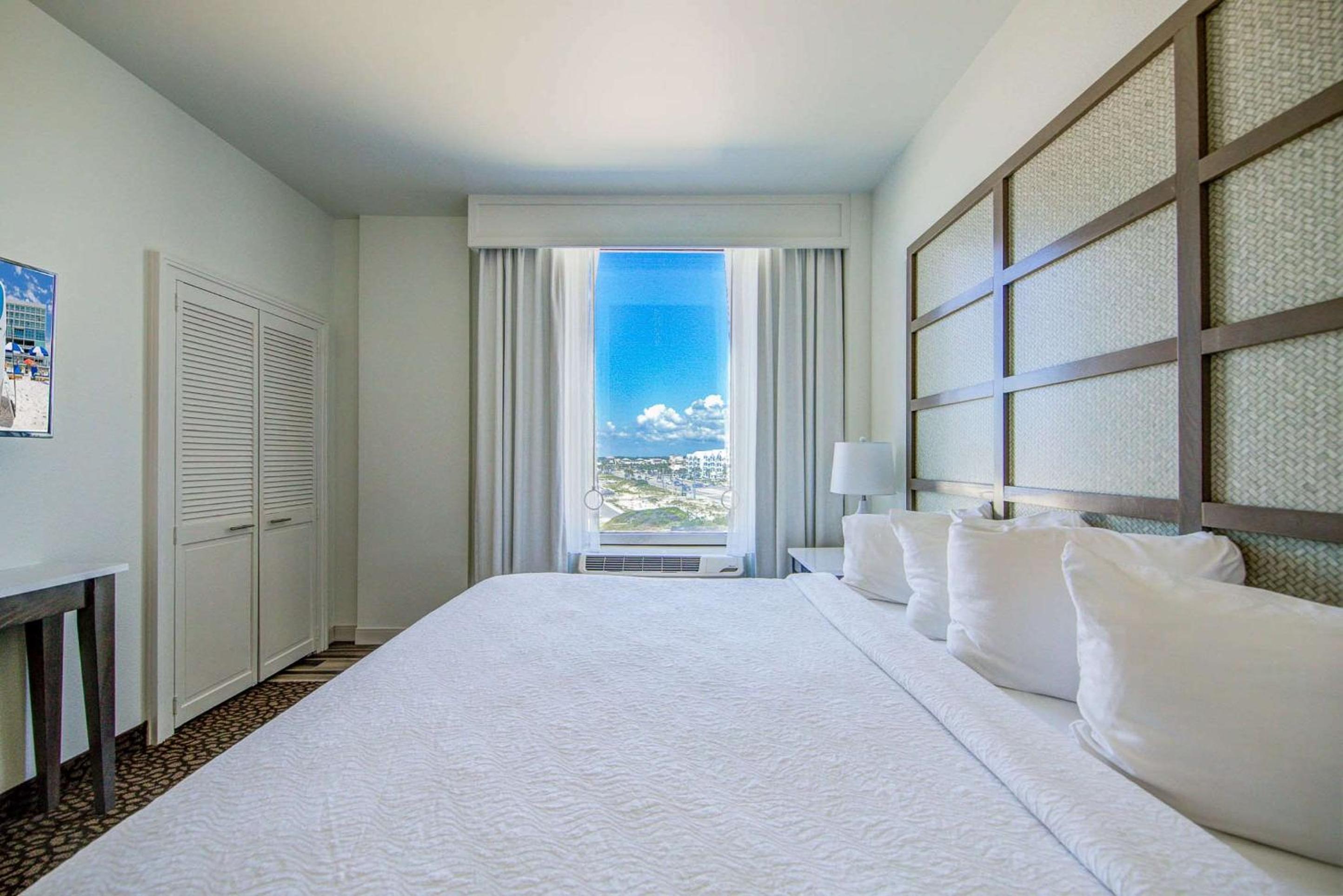 Suite, King Bed, Bunk Beds, Beach Front, Sofa, Bathtub, Corner, Accessible
