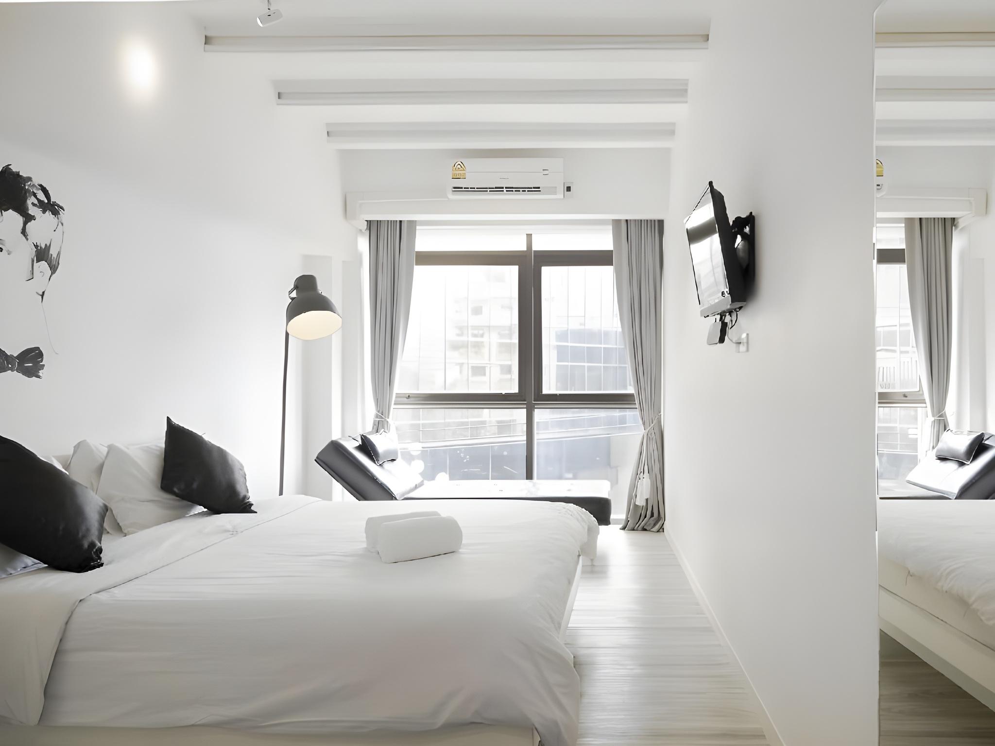 Mixed Dorm, 8 People