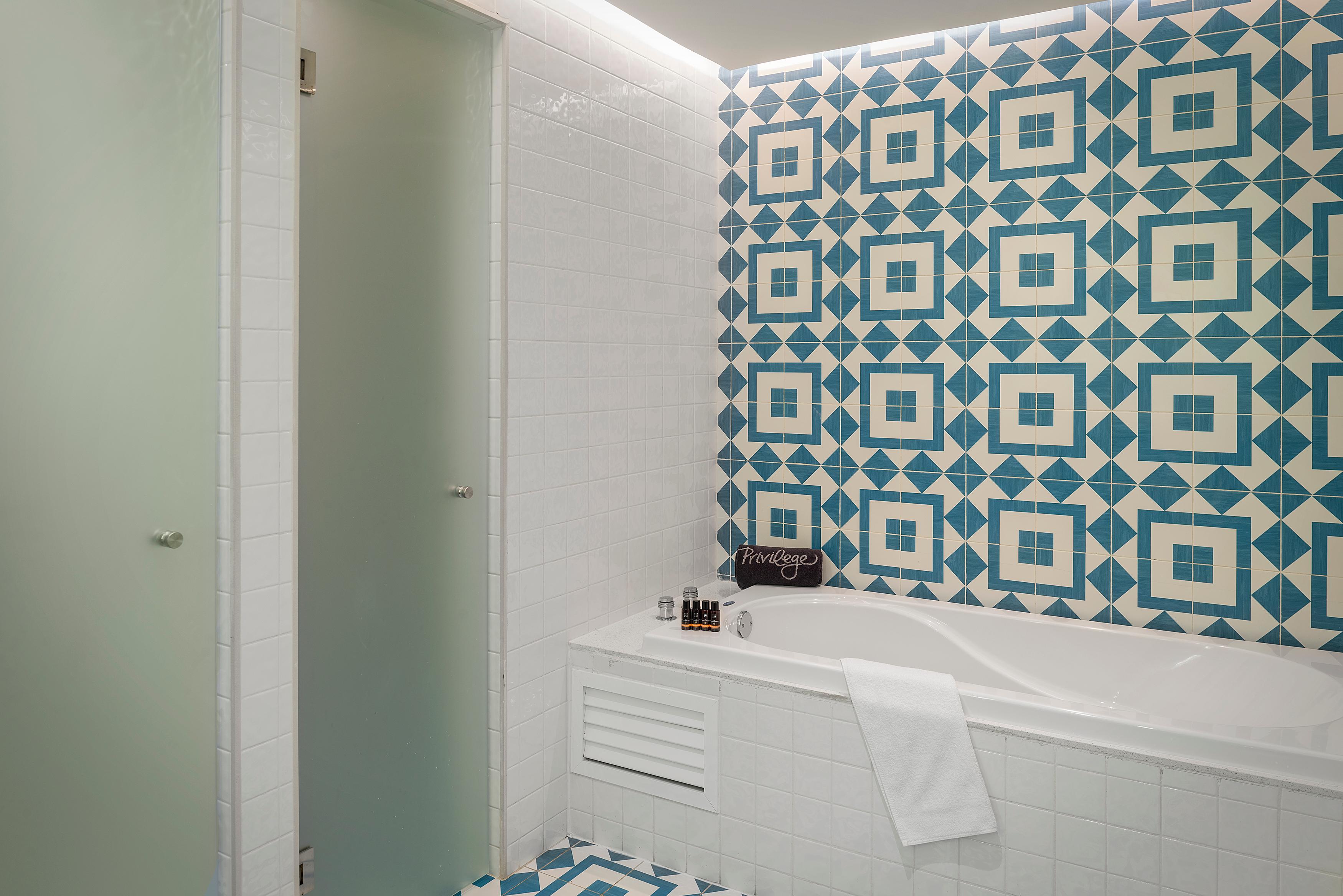 Master, Suite, Pool View