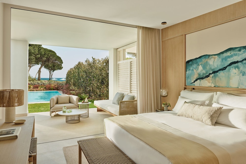 3 Bedrooms, Deluxe, Suite, 1 Single and 2 Double Beds, Sea View, Private Pool