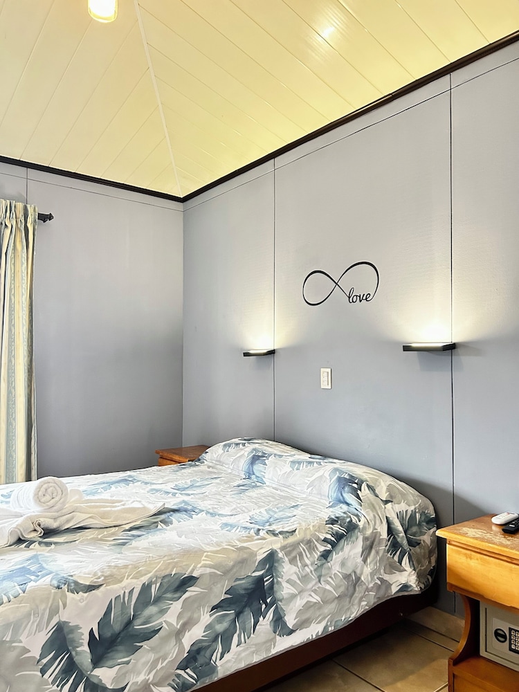 غرفة قياسية بسرير كوين بشرفة، Hotel Arenal Rabfer 4/10